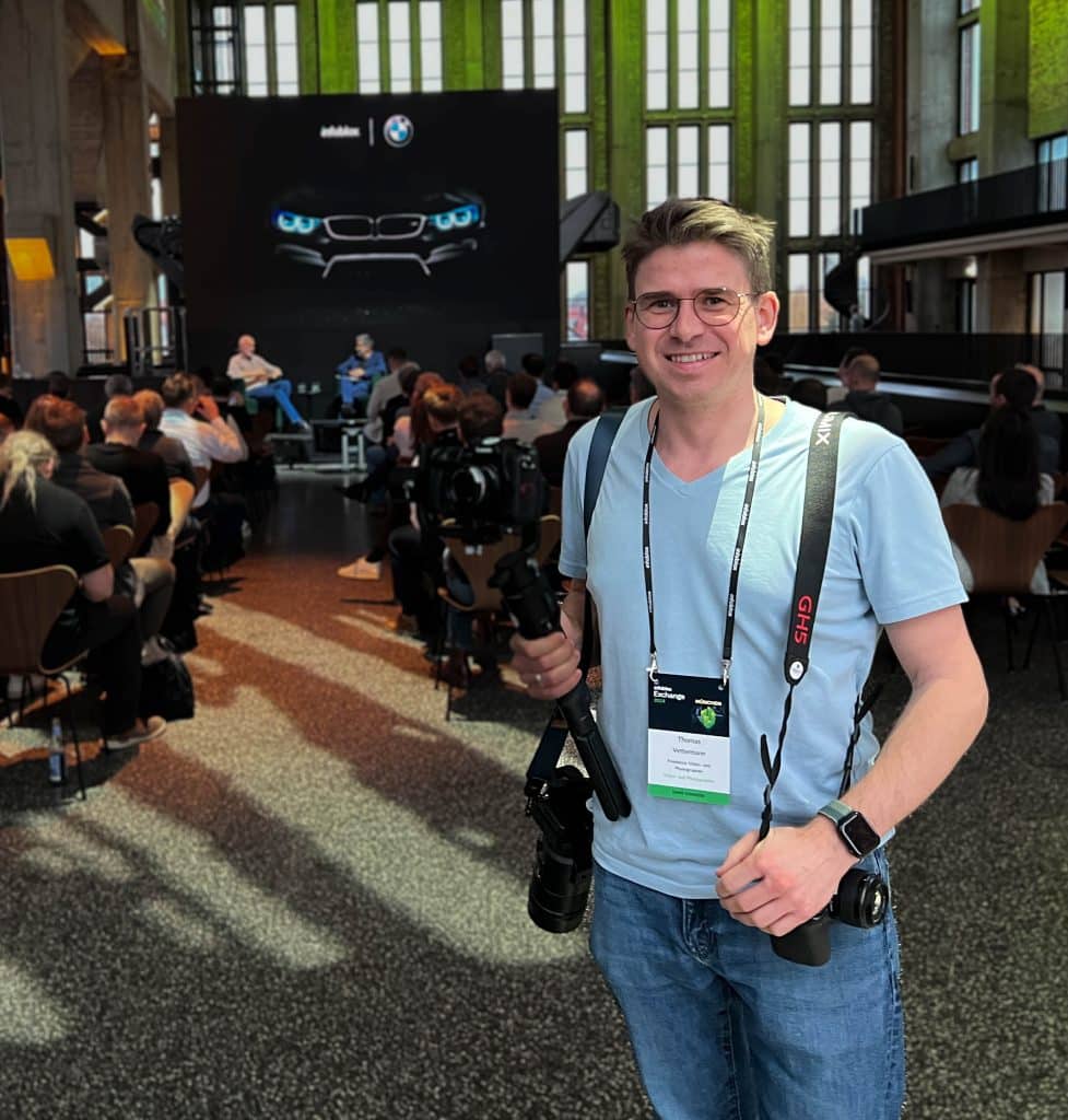 Thomas Vettermann bei der Produktion eines Eventvideos in München – Dreh beim Infoblox EXCHANGE Event mit Kameras und Gimbal